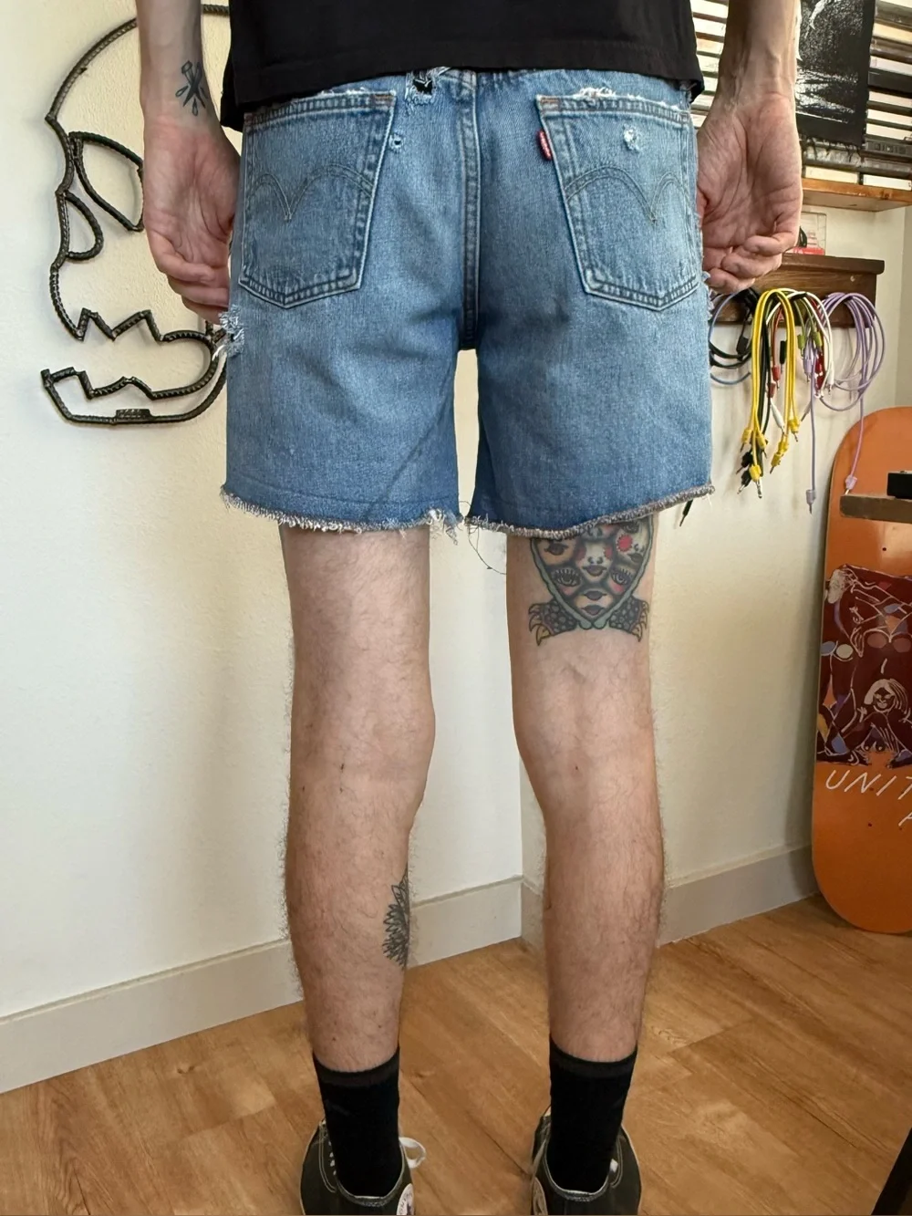 Levis 501 Distressed Cutoffs Denim Shorts ~ Size 31